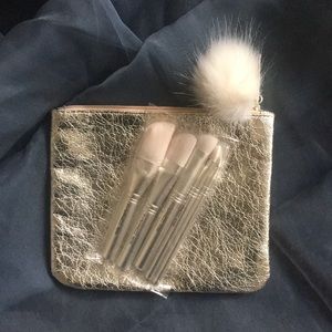 MAC Travel Brush Set with Travel Case